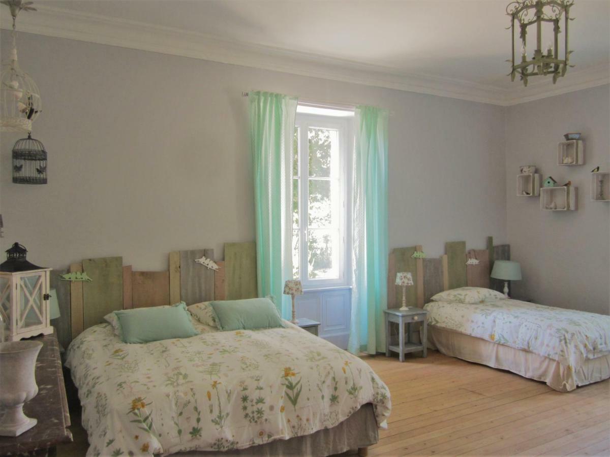 Le Manoir "Aux Douves" Bed and Breakfast Bazoges-en-Paillers Εξωτερικό φωτογραφία