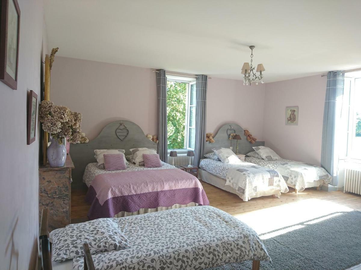 Le Manoir "Aux Douves" Bed and Breakfast Bazoges-en-Paillers Εξωτερικό φωτογραφία