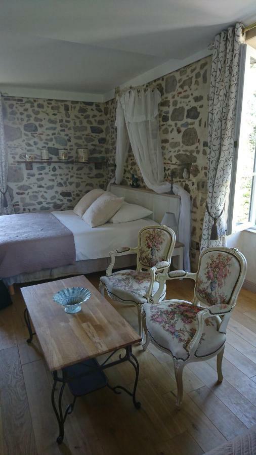 Le Manoir "Aux Douves" Bed and Breakfast Bazoges-en-Paillers Εξωτερικό φωτογραφία