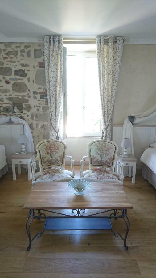 Le Manoir "Aux Douves" Bed and Breakfast Bazoges-en-Paillers Εξωτερικό φωτογραφία